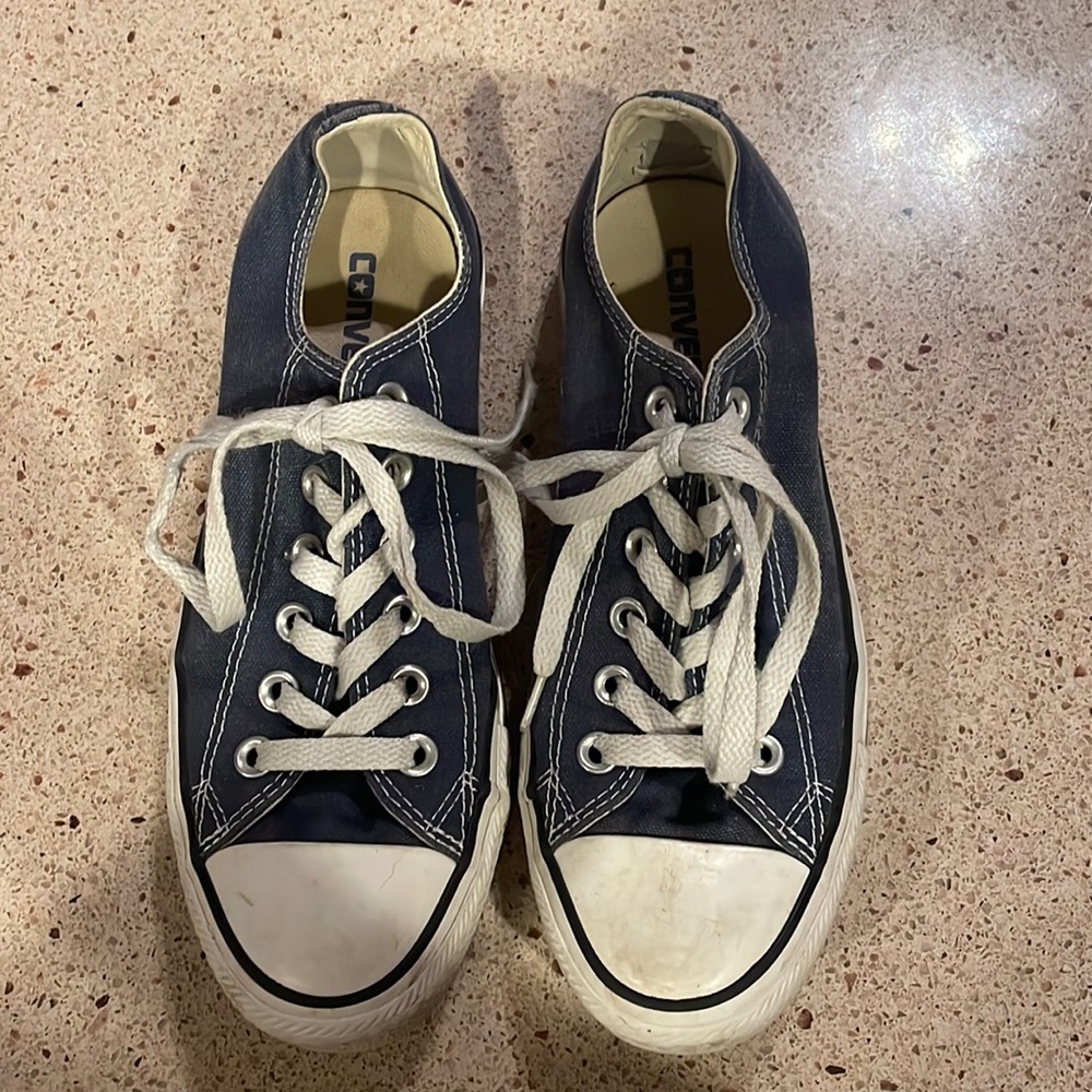 Women's size 7 dark blue low top converse